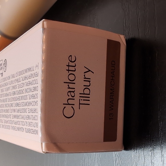 Charlotte Tilbury Airbrush Flawless Foundation Full Coverage 13 Warm Full Size - Picture 2 of 5